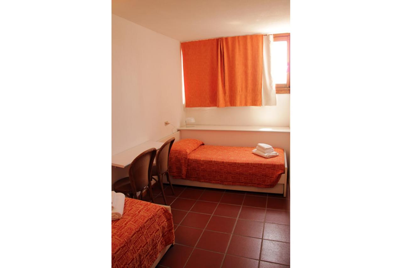 Residence Portolaconia Appartamenti Cannigione Kamer foto
