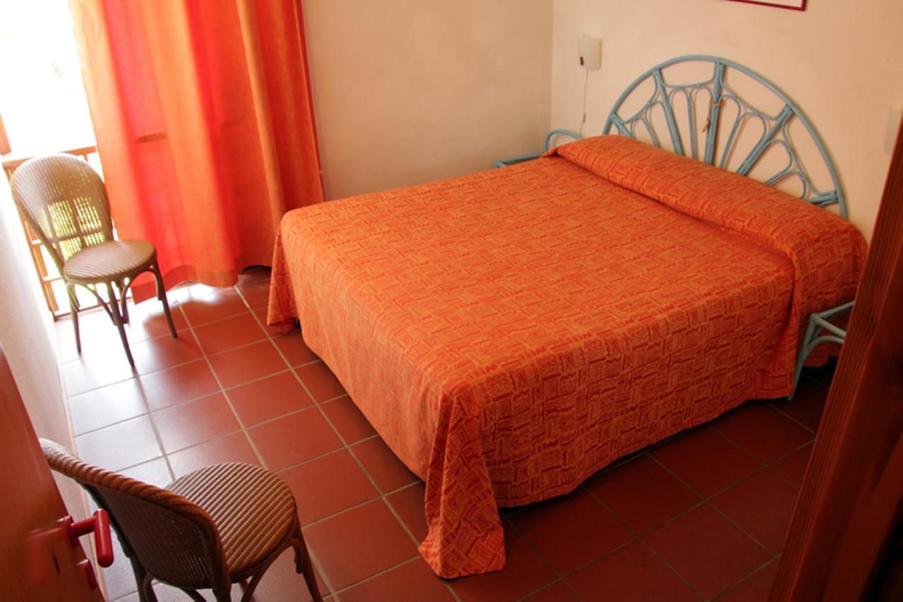 Residence Portolaconia Appartamenti Cannigione Kamer foto