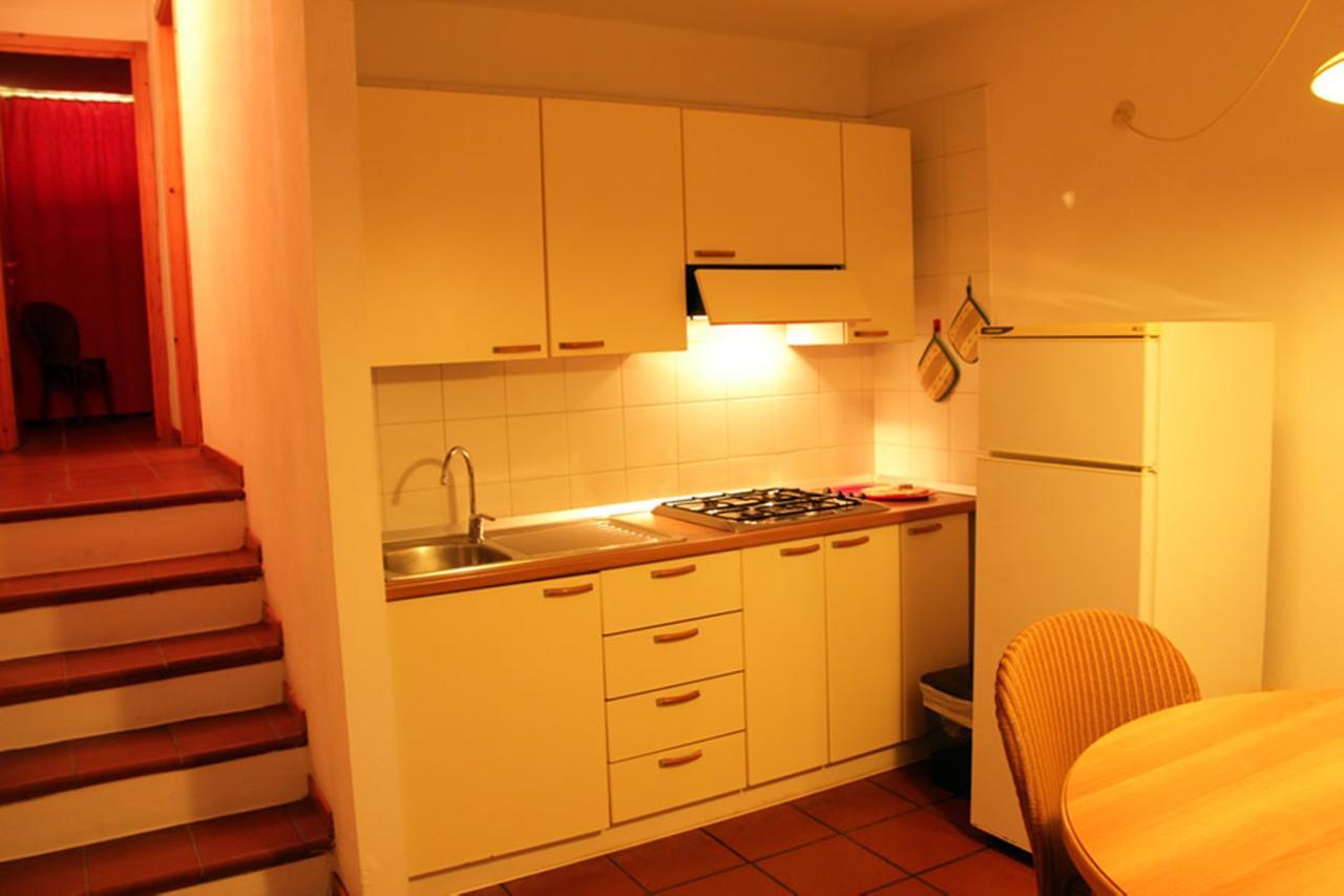 Residence Portolaconia Appartamenti Cannigione Kamer foto
